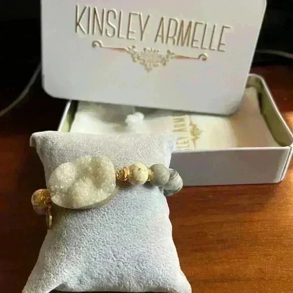 Kinsley Armelle Pepper bracelet - Picture 3 of 3